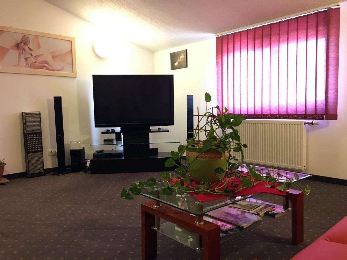Ranch Robert Hotell Dudestii Noi Exteriör bild